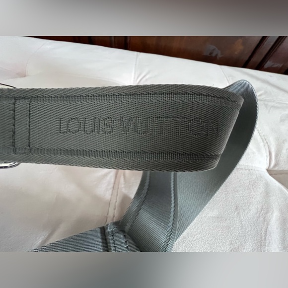 Authentic Louis Vuitton Crossbody/Shoulder Strap in Gray with Silver Hardware - Picture 7 of 10